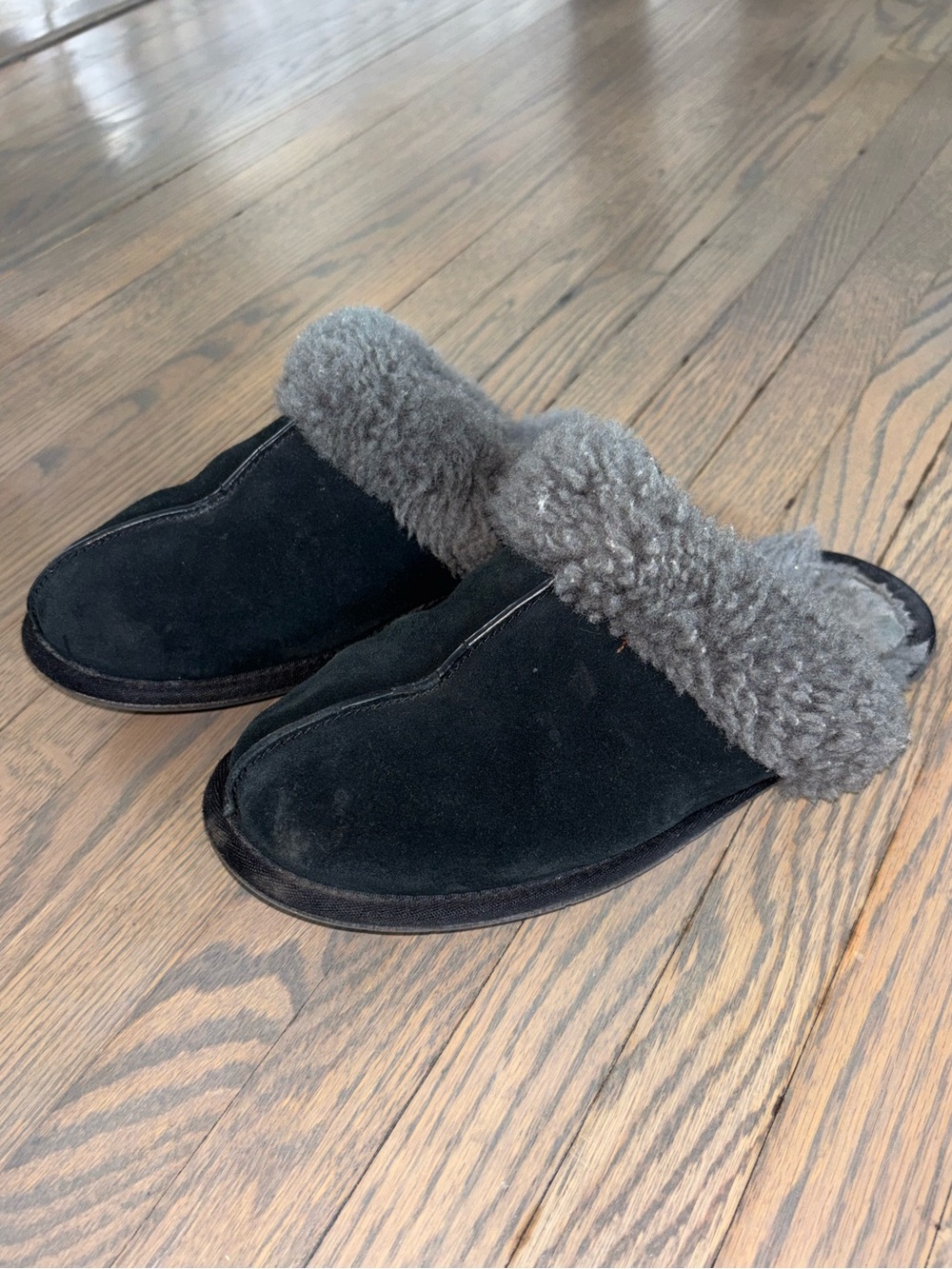 UGG Women's Black Scuffette II Slippers